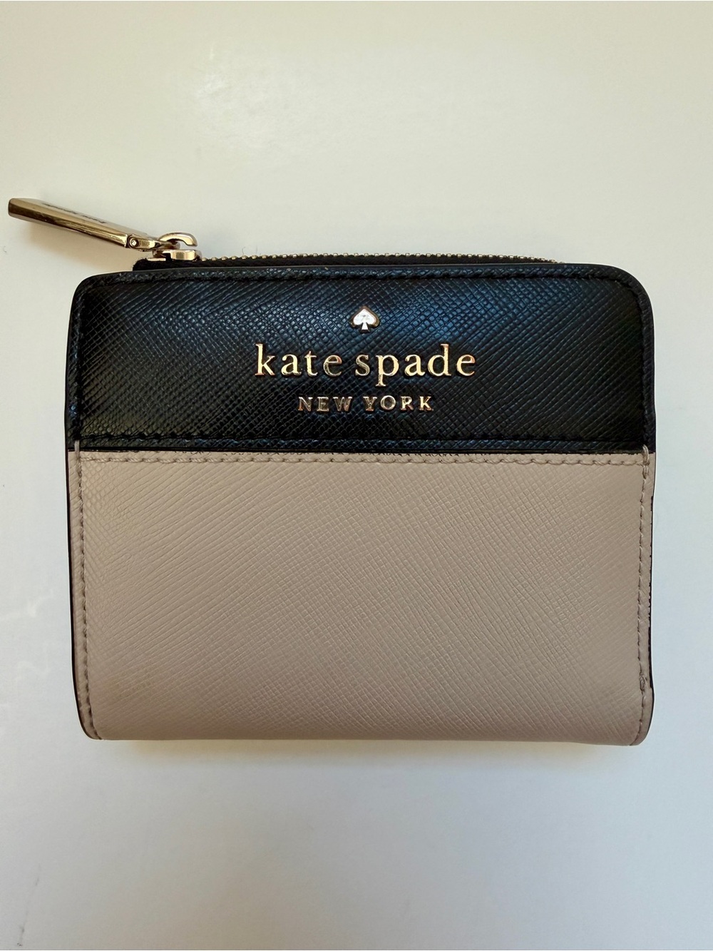 Kate Spade Saffiano Leather Bifold Wallet Neutral Two-Tone Black Taupe